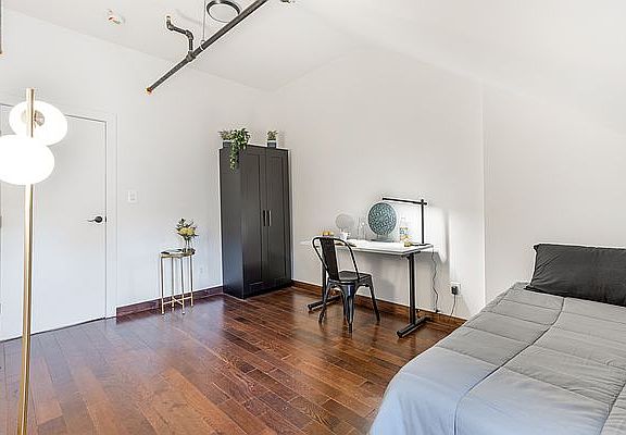 4th image of 47 E 129th St #5R