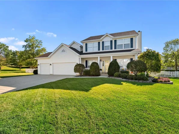 725 Hawk Run Dr, O'Fallon, MO 63368