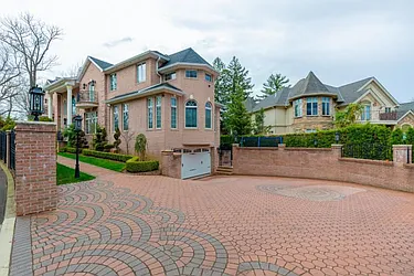 Sold by Robert DeFalco Realty
