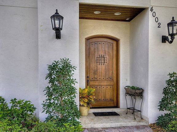 3rd image of 4002 Calle Delfin Ct