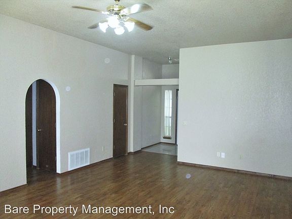 2nd image of 417 Crestland Dr