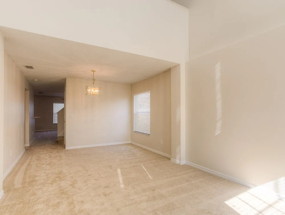 Building Photo - 2217 Heathwood Cir