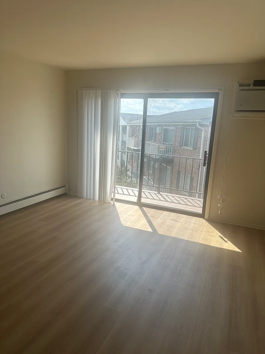 Building Photo - 3654 Salem Walk S #B2