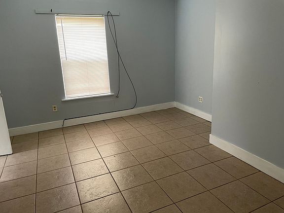 4th image of 420 Dummitt Ave