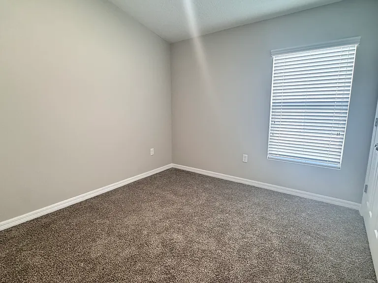 Bedroom #4
New carpet