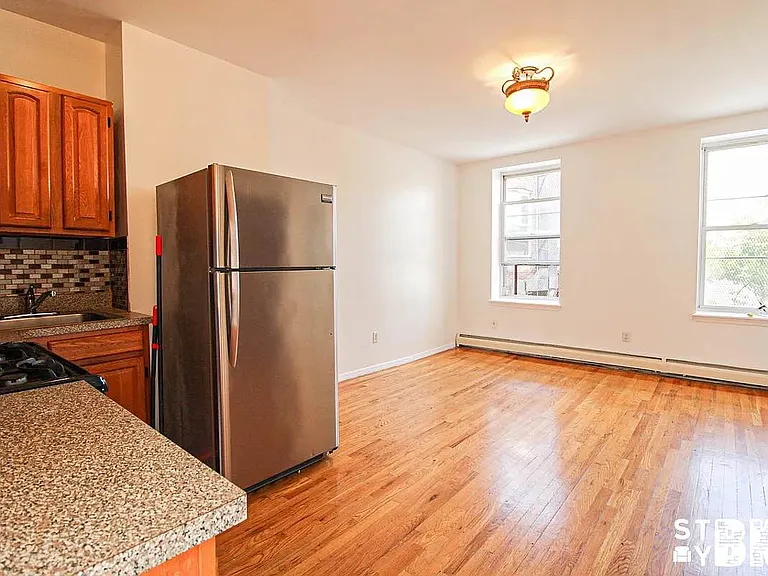 502 Franklin Ave #1 — Photo 4