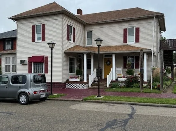 310 W Main St, Newcomerstown, OH 43832