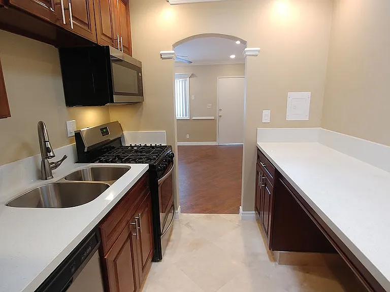Edgemont Apts — Photo 68