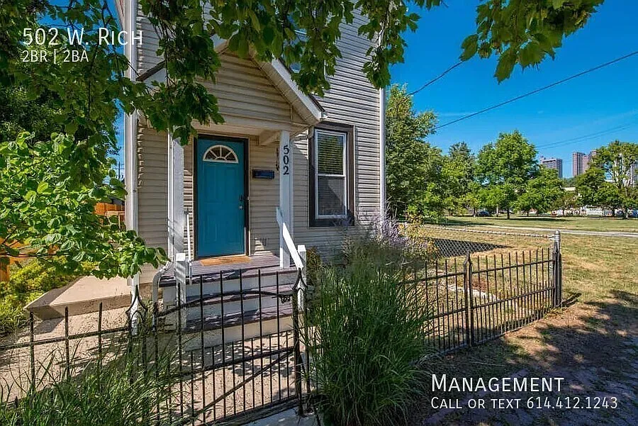 Beautiful East Franklinton Home with Amazing Fenced in Backyard — Photo 2