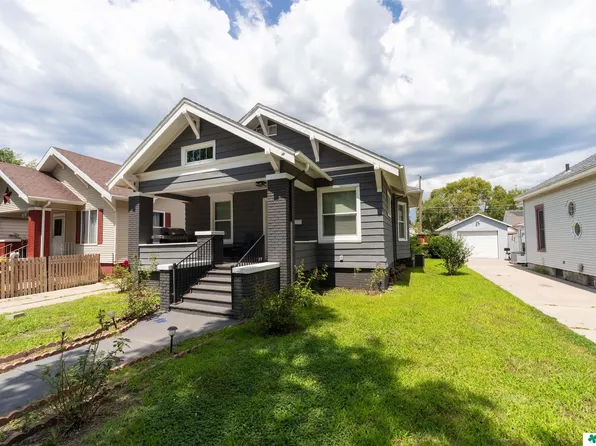 214 W 9th St, Grand Island, NE 68801