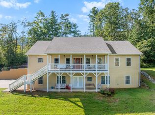 24 Lamplighter Ln, Weaverville, NC 28787