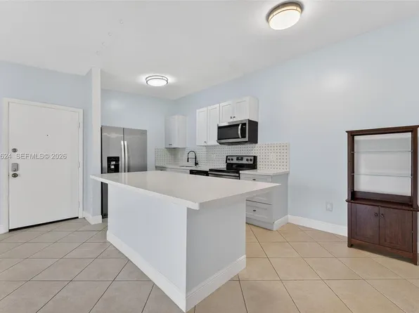 819 NE 199th St #6-206, Miami, FL 33179