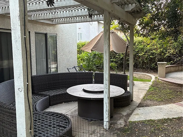 674 Radbury Pl — Photo 18