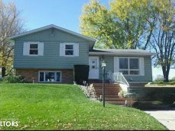 1422 Sunrise Cir, Ottumwa, IA 52501