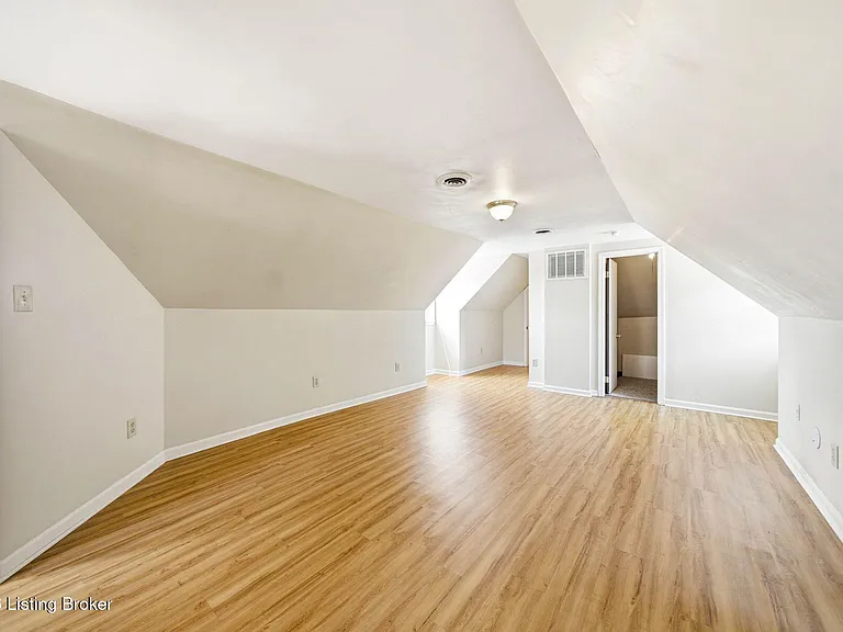 1612 Ellwood Ave #4 — Photo 8