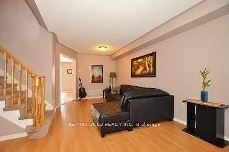 6863 Apex Ct — Photo 2