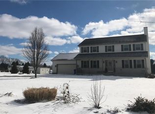 10693 Cross Station Rd, Girard, PA 16417