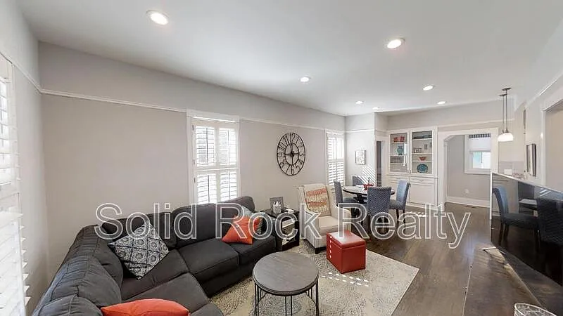 2 bed, 2.0 bath, 1290 sqft, $2,175 — Photo 3