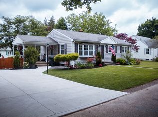 56 Wyola Rd, Swansea, MA 02777