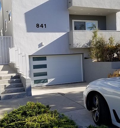 2nd image of 841 10th St APT 1