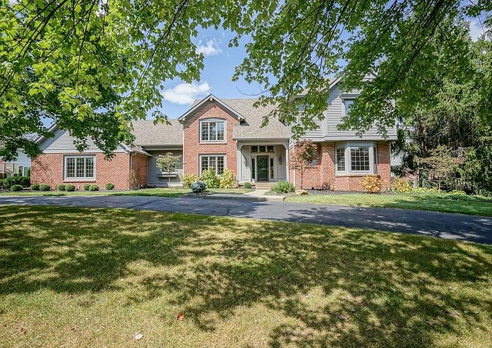 Newer Landscape, lush property, circular drive in Popular Springmill Streams