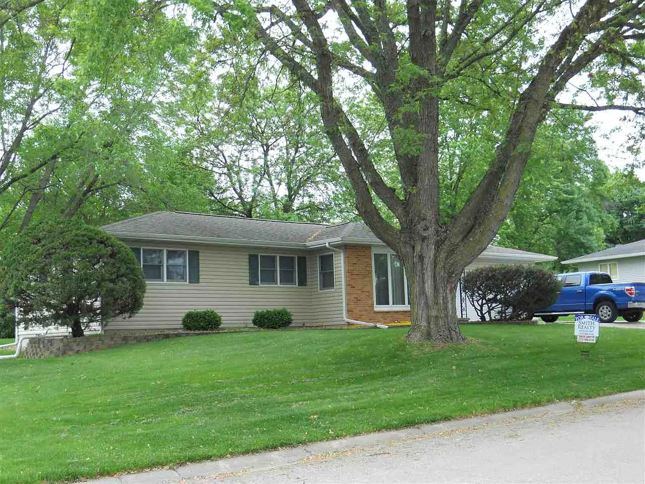 107 Michelle Dr photo 1