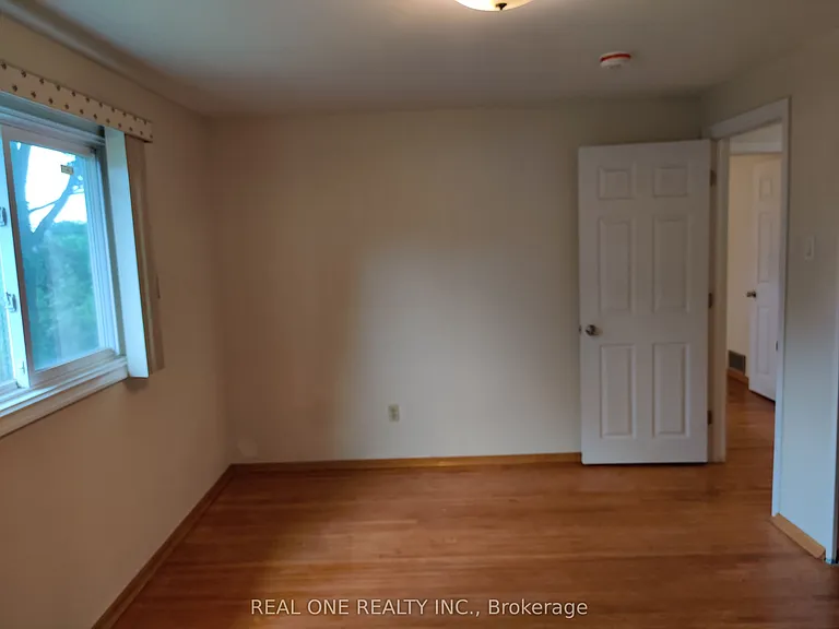 93 Southdale Dr #UPPER — Photo 13