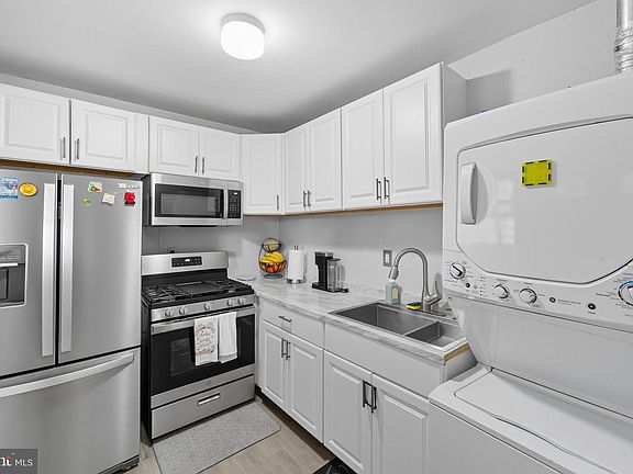 5th image of 7626 Greenleaf Rd