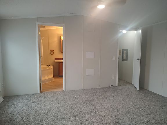4th image of 1125 Nicolson St #243