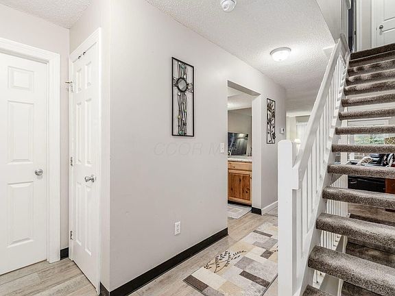 3rd image of 5615 Everbrook Dr