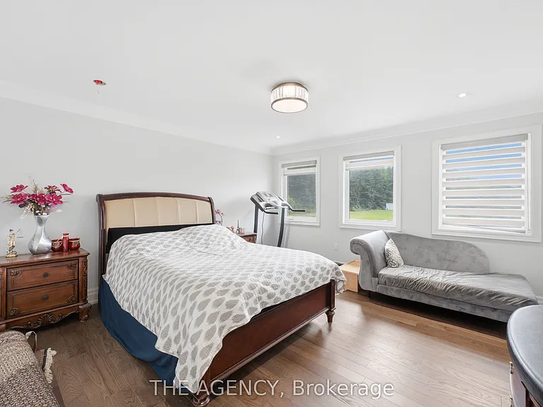 14415 Jane St — Photo 14