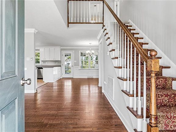 3rd image of 5670 Gentry Dr