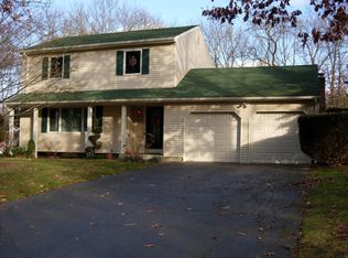 25 Sunhill Rd, Nesconset, NY 11767