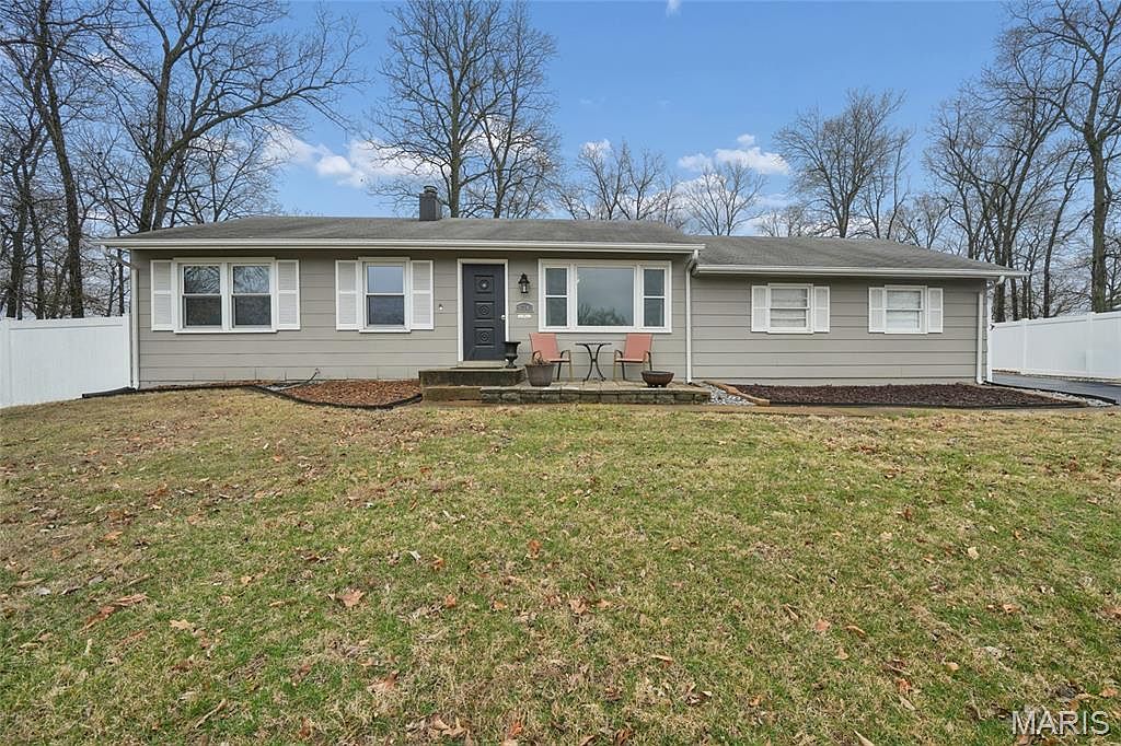634 Parker Dr, Ballwin, MO 63021 | Zillow