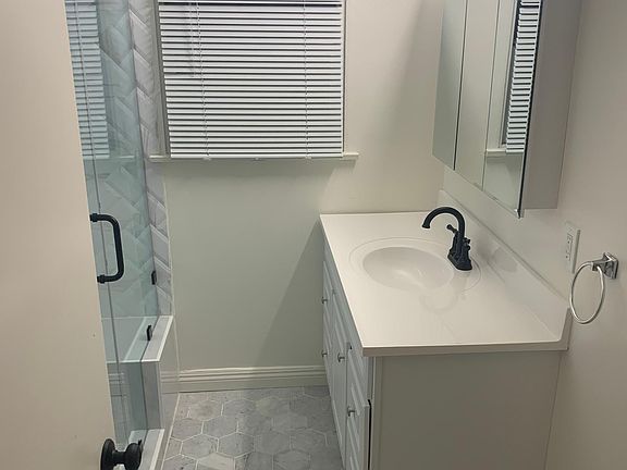 3rd image of 2611 Euclid St APT B