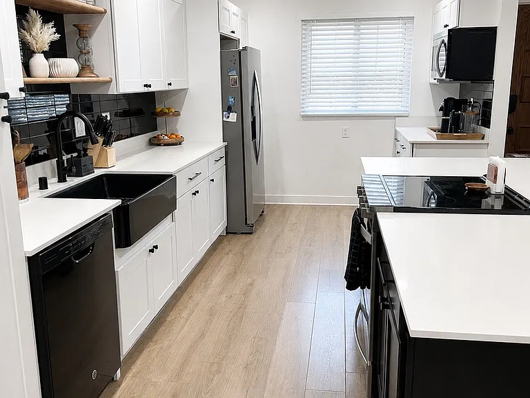 605 E Hancock Ave #A — Photo 8