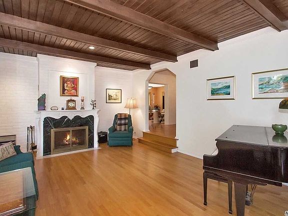 4th image of 30 Ohio Ave