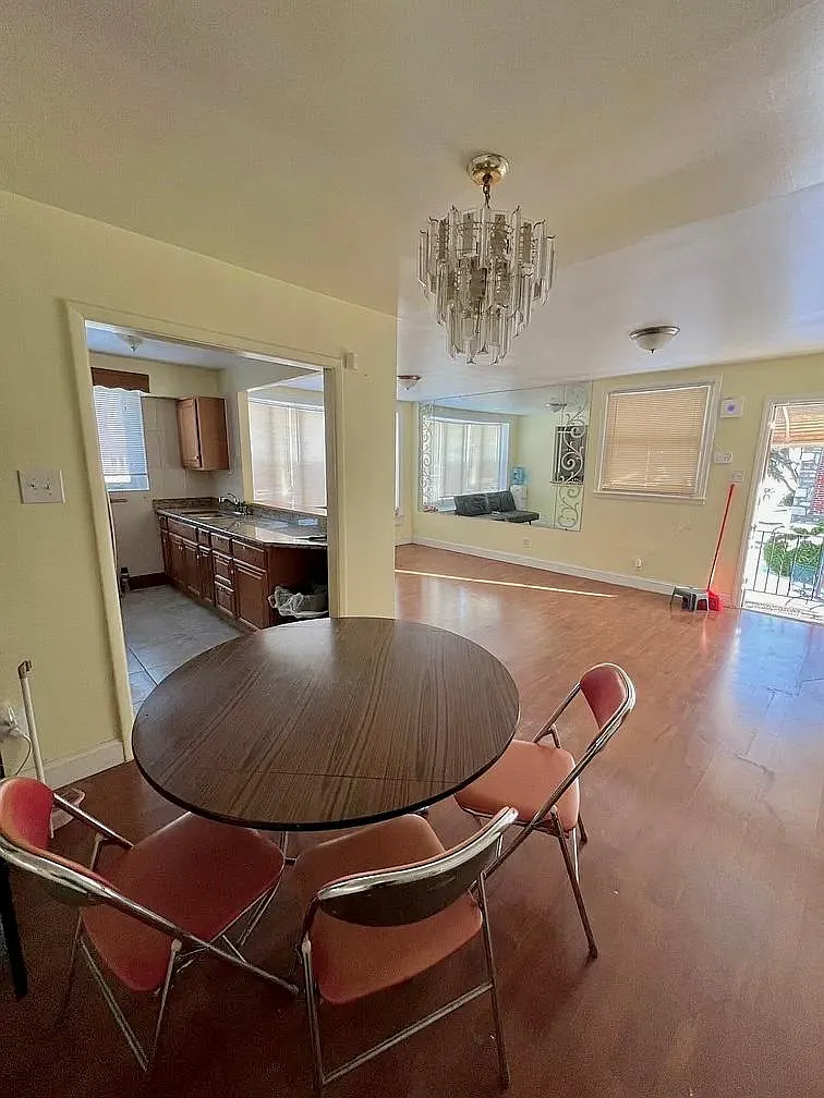 3 bed, 1025 sqft, $1,800 — Photo 4