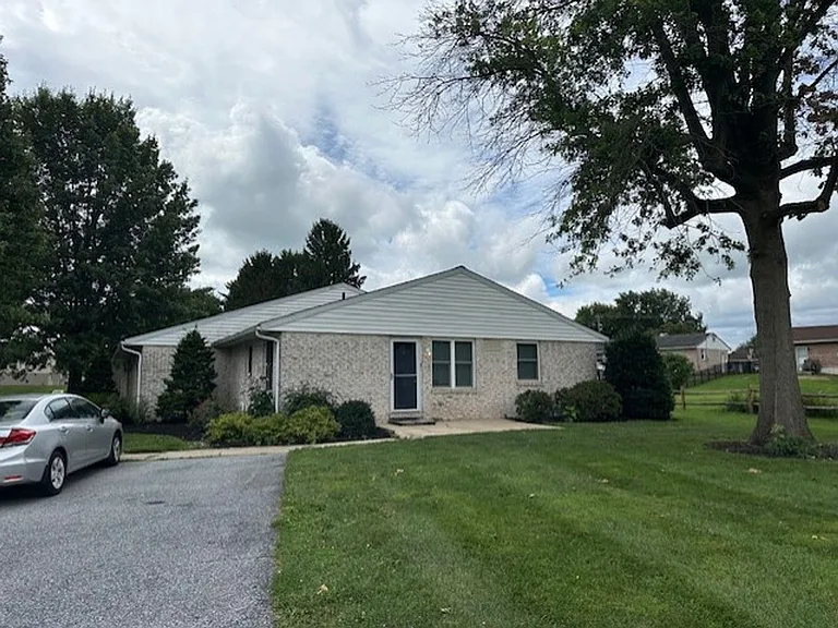 10-16 Werni Dr — Photo 1