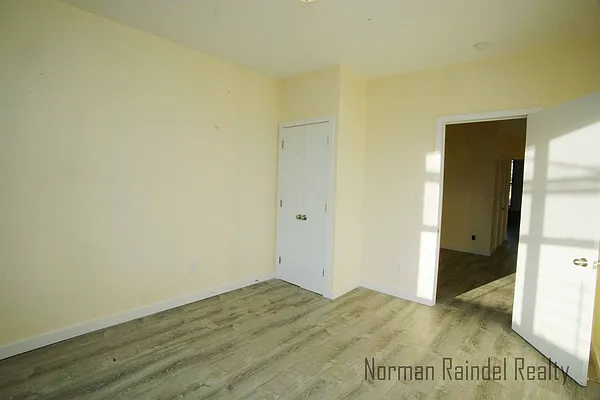 Rented by Norman Raindel, LREB | media 20