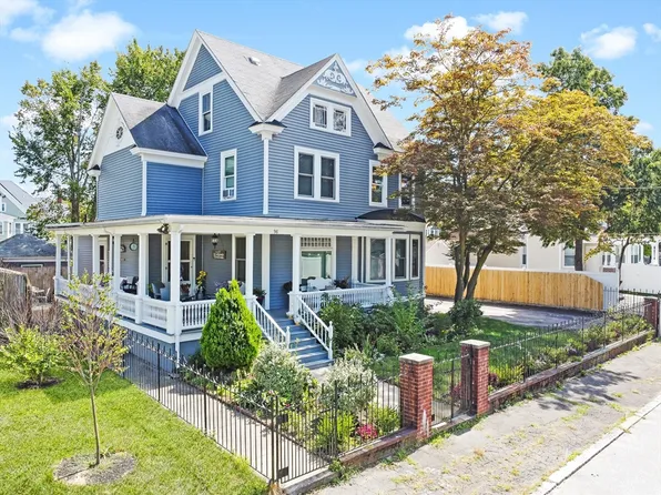 96 Knox St, Lawrence, MA 01841