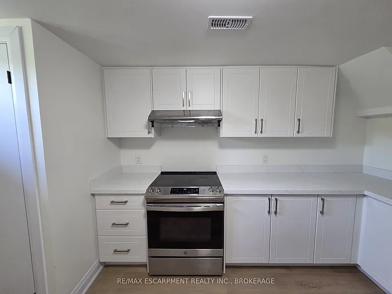 12 Ferndale Ave — Photo 4