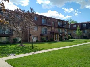505 Dempster St APT 2N, Mount Prospect, IL 60056