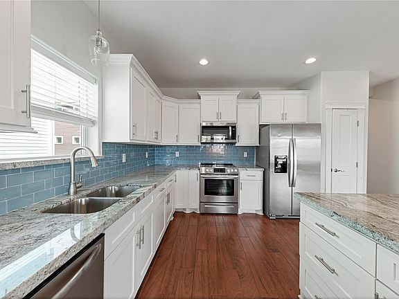 4th image of 9614 Teichman Rd