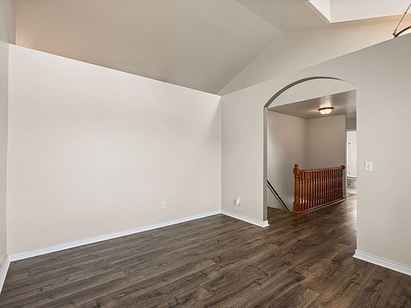 5th image of 305 W 2300 S