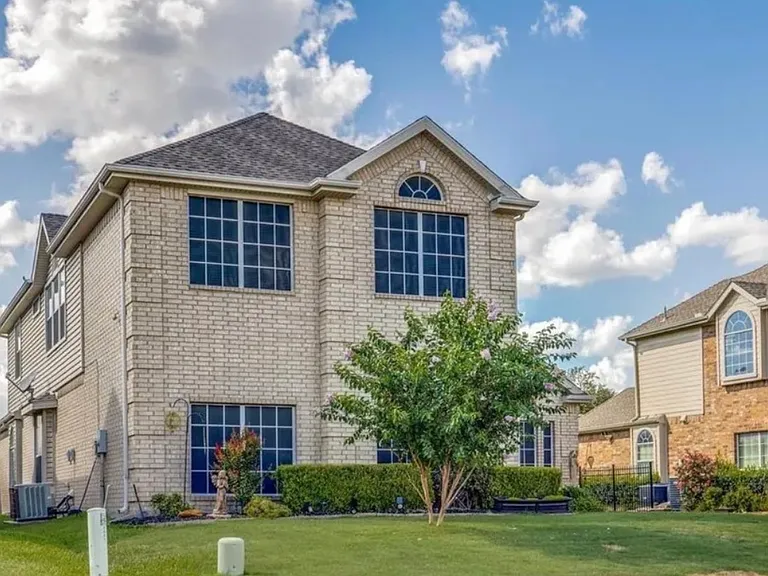 5231 Kathryn Dr — Photo 6