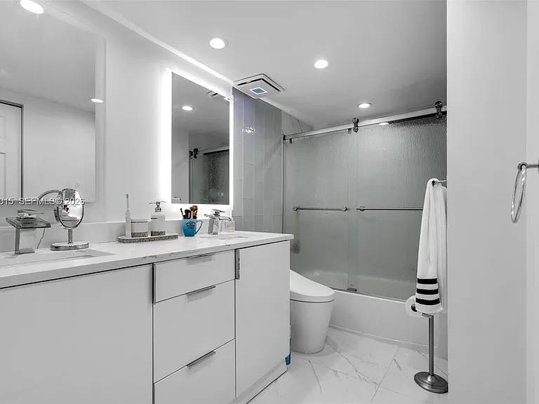 18151 NE 31st Ct #Penthouse 205 — Photo 16