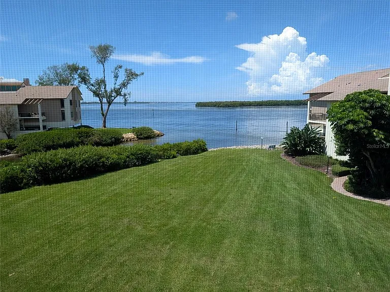3850 Mariners Walk #723 — Photo 5