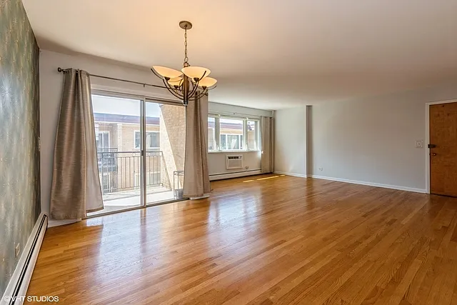 3552 N Oleander Ave #205 — Photo 3
