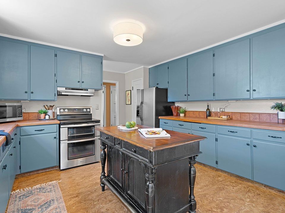 1st image of 76 Willis St